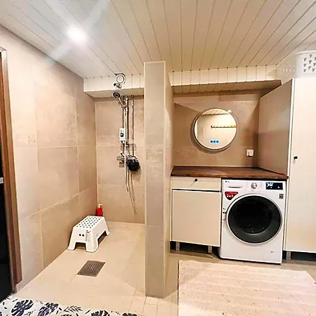 Welcoming With Private Terrace, Sauna And Free Parking Hostel