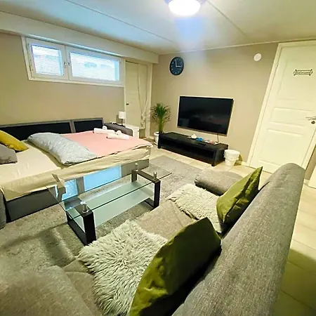Welcoming With Private Terrace, Sauna And Free Parking Hostel Vantaa